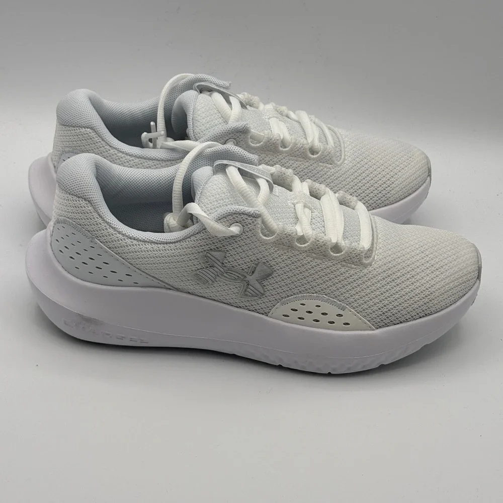 Under Armour Charged Surge 4 Shoes Womens Size 6 White Gray Running 3027007-100